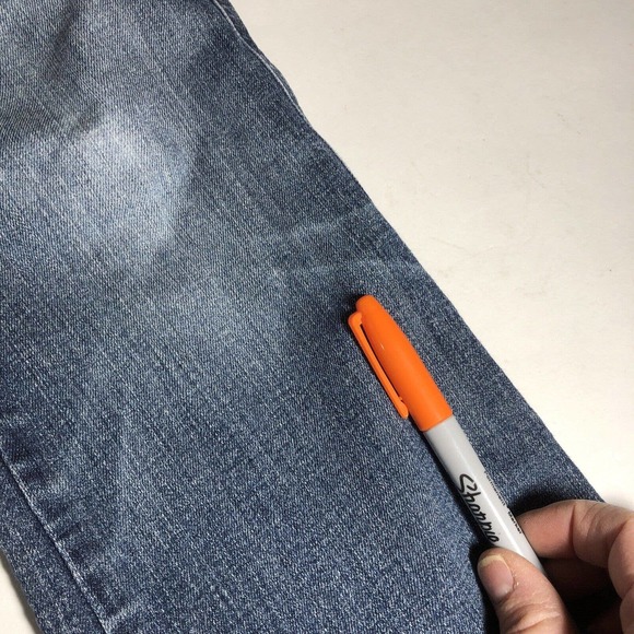 7 For All Mankind "A" Pocket Cropped Cutoff Capri Jeans Distressed Size 27 - Picture 10 of 12